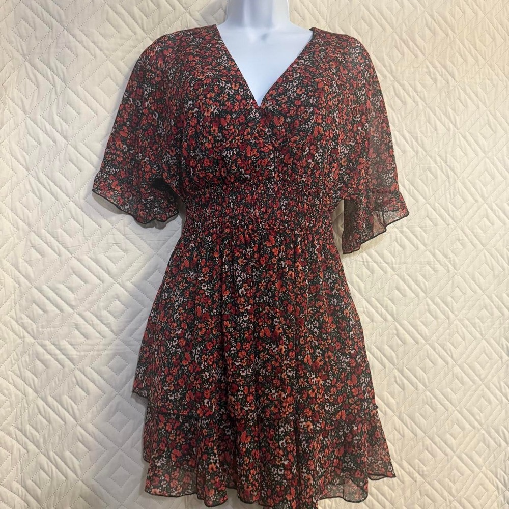 Amisu Women SZ 4 Mini Dress Red Black Floral Smocked Ruffle V-Neck FALL COTTAGE